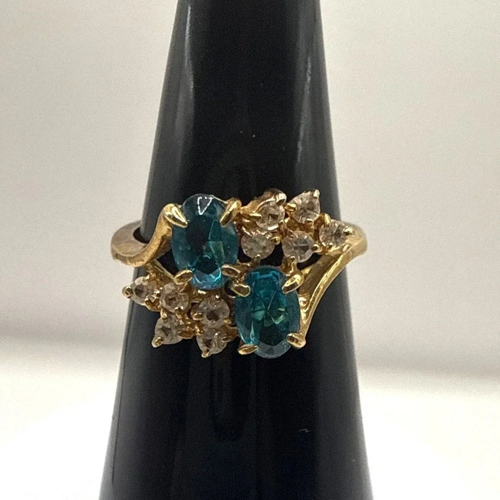 Gold Tone‎ Blue Oval Stone Bypass Cocktail Ring Clear Crystal Accents Size 5.75